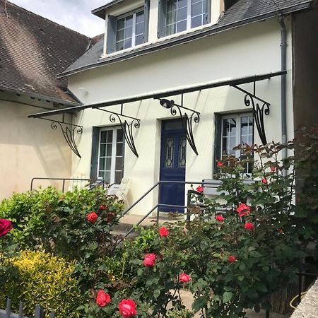 Town House Jumilhac-Le-Grand Vila Exterior foto