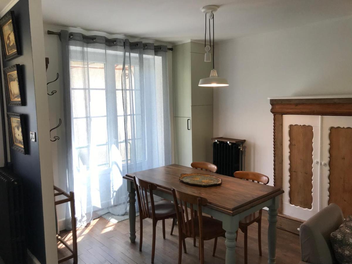 Town House Jumilhac-Le-Grand Vila Exterior foto