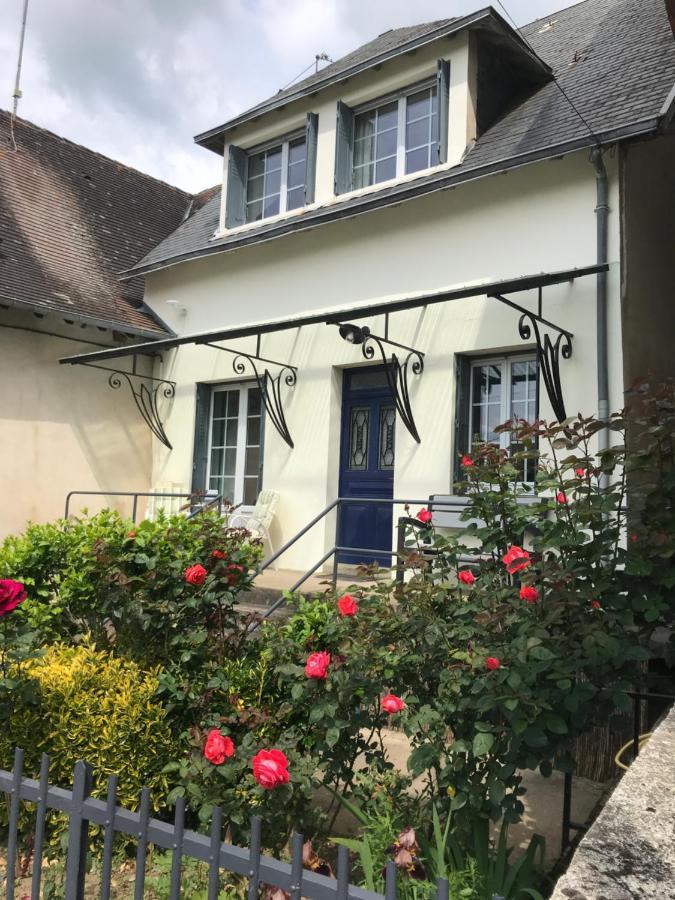 Town House Jumilhac-Le-Grand Vila Exterior foto